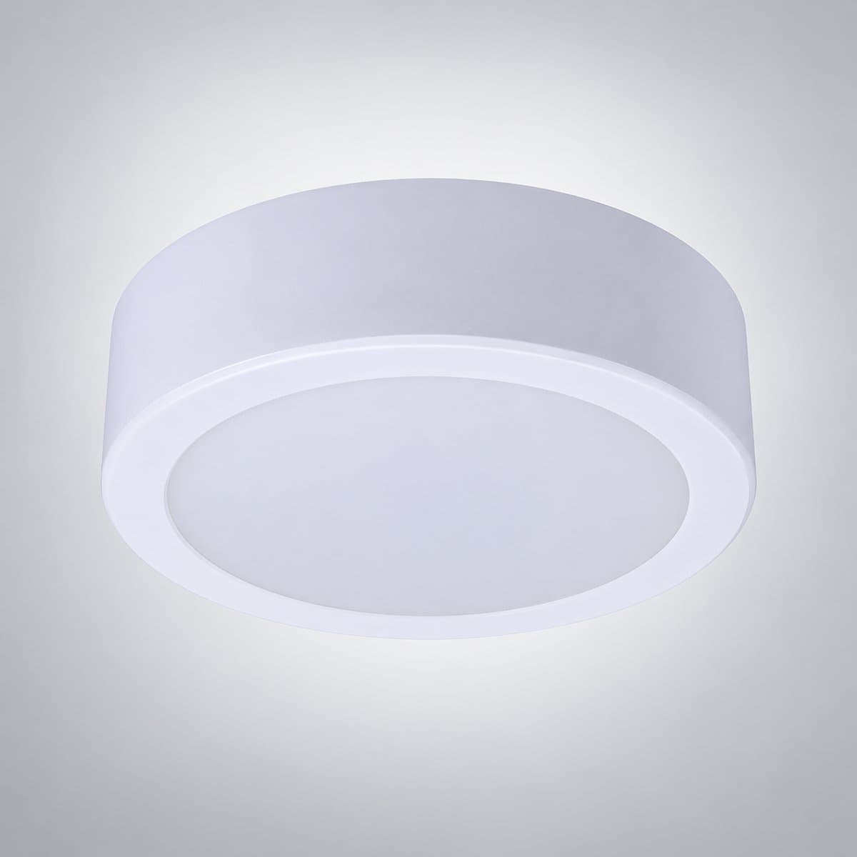 Đèn LED ốp nổi DN027C G3 tròn Philips chụp góc nghiêng 3/4, thấy rõ thân và cạnh bên