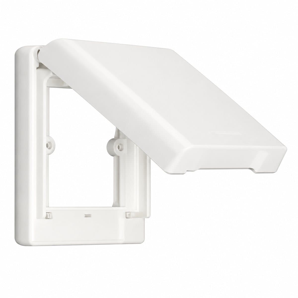 Mặt vuông có nắp che mưa IP43 chuẩn BS Wide Panasonic trên nền trắng, ảnh sản phẩm chính diện