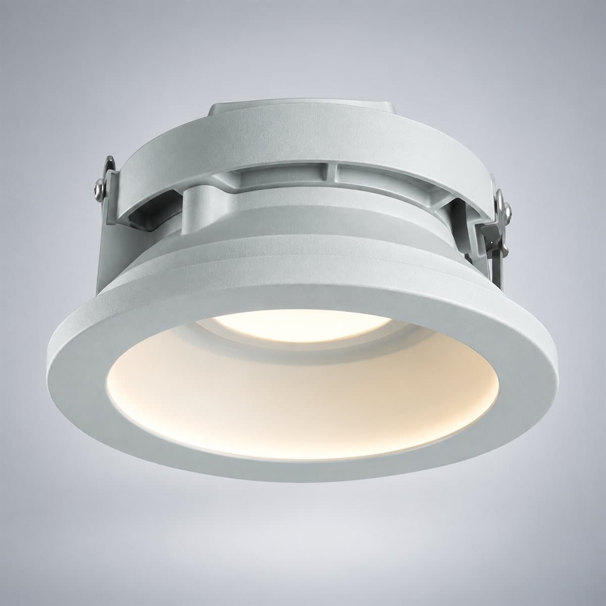 Đèn ốp trần ngoài trời NDL1831 Panasonic chụp góc nghiêng 3/4, thấy rõ thân và cạnh bên