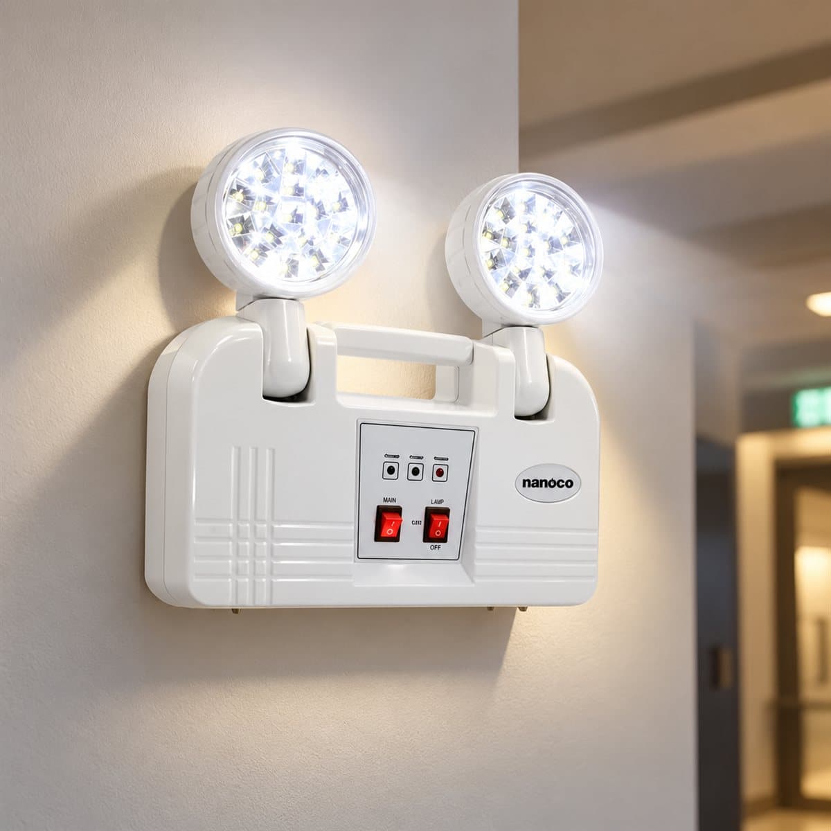 Đèn LED chiếu sáng khẩn cấp Panasonic đã lắp đặt, đang chiếu sáng