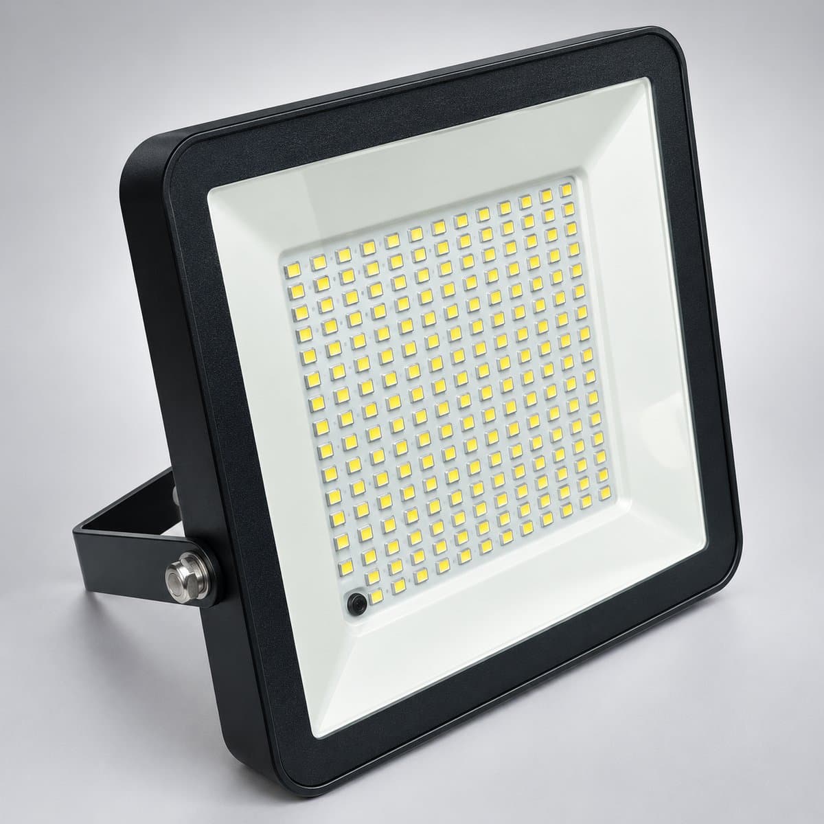 Đèn pha, đèn pha solar Sunny Panasonic chụp góc nghiêng 3/4, thấy rõ thân và cạnh bên