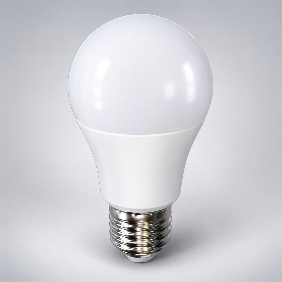 Bóng đèn LED bulb tròn E27 Lite Series Panasonic chụp góc nghiêng 3/4, thấy rõ thân và cạnh bên