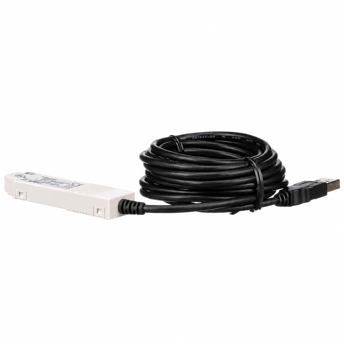 Cáp lập trình USB Zelio Logic Schneider trên nền trắng, ảnh sản phẩm chính diện