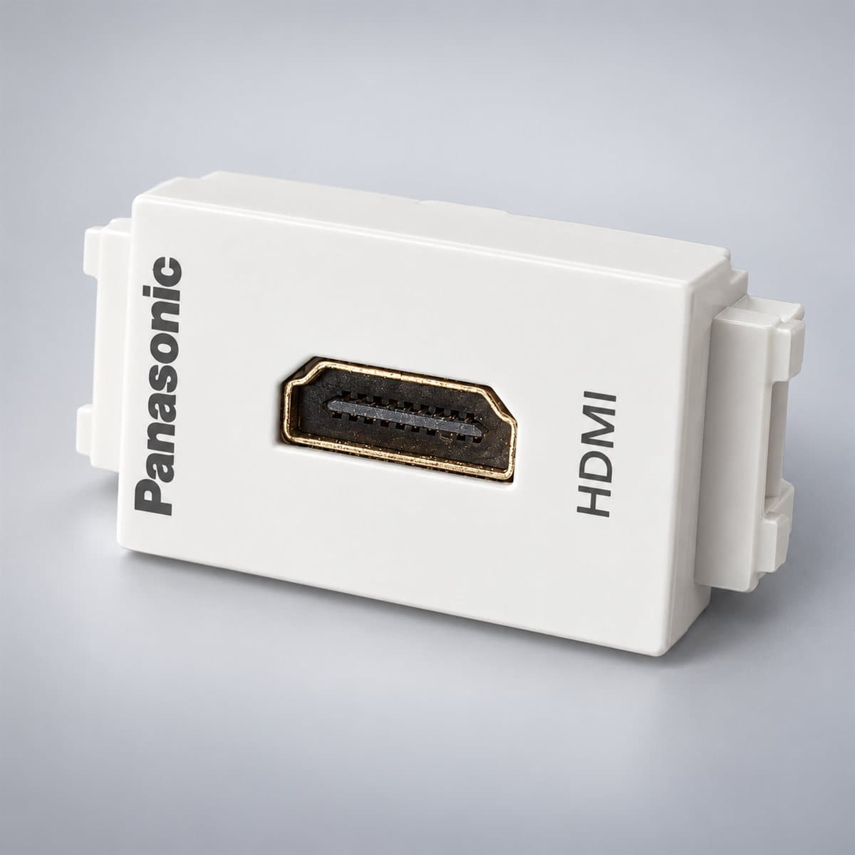 Ổ cắm HDMI Full Color Wide Panasonic chụp góc nghiêng 3/4, thấy rõ mặt và cạnh bên