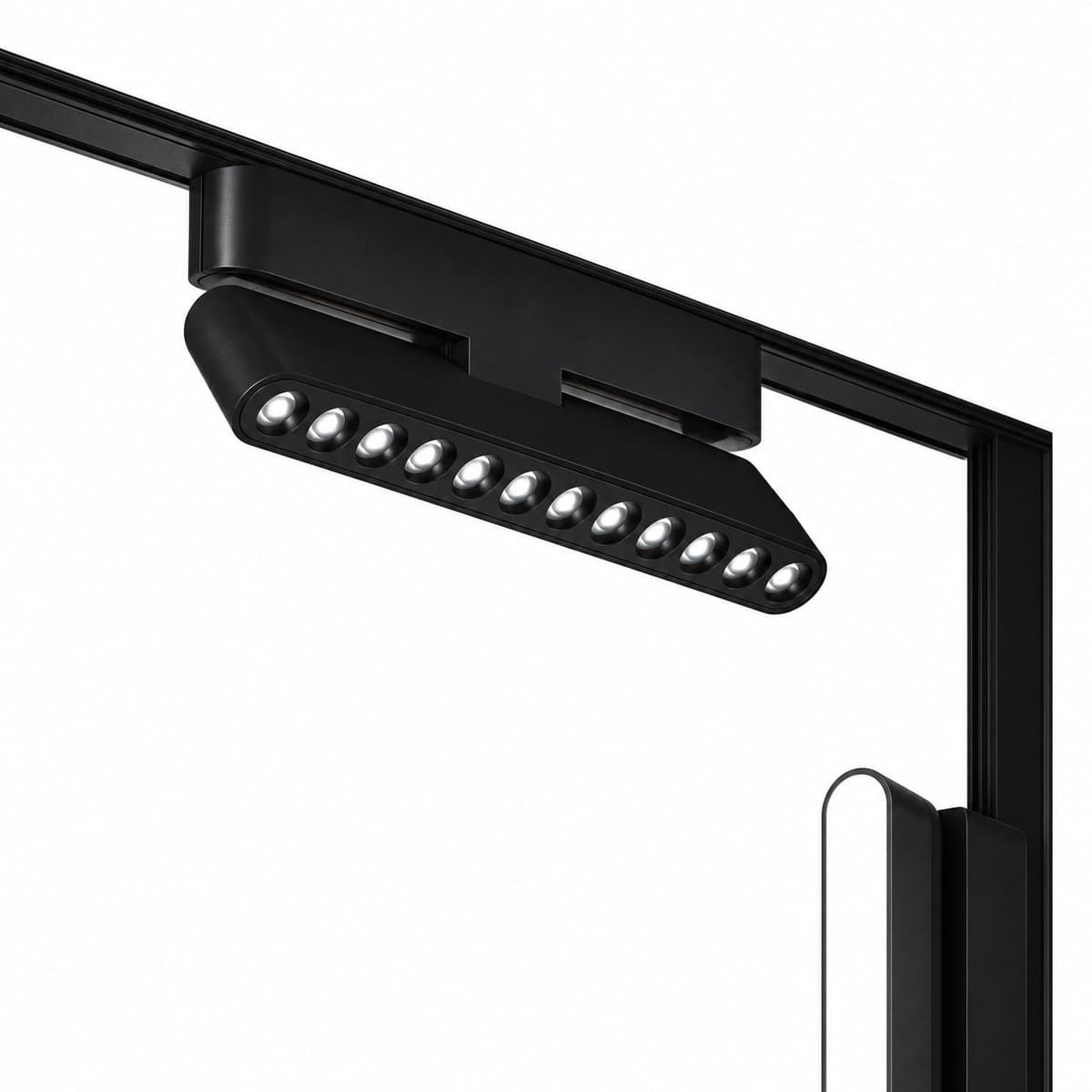 Đèn ray nam châm và phụ kiện Panasonic trên nền trắng, ảnh sản phẩm chính diện