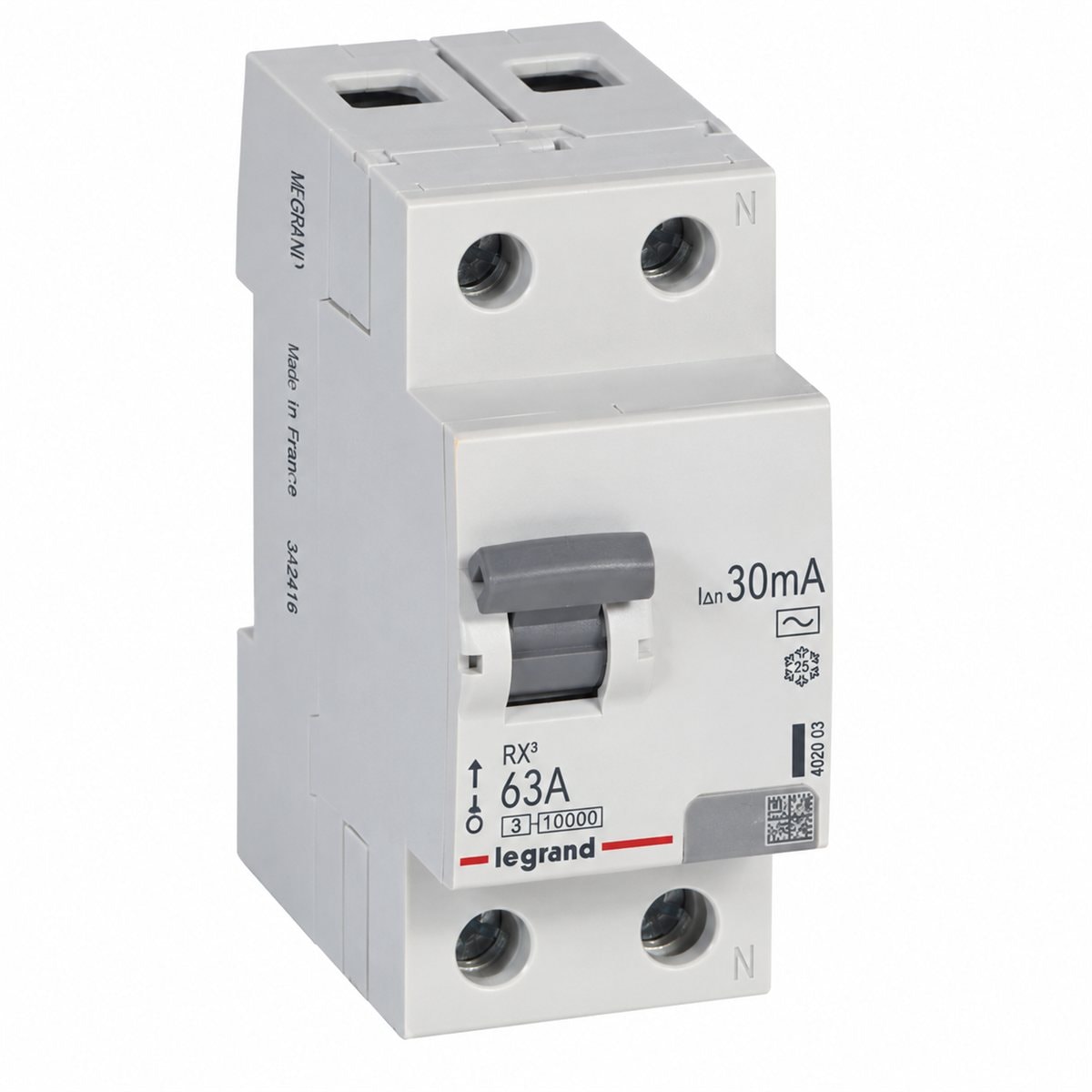 Cầu dao chống dòng rò RCCB RX3 Legrand trên nền trắng, ảnh sản phẩm chính diện